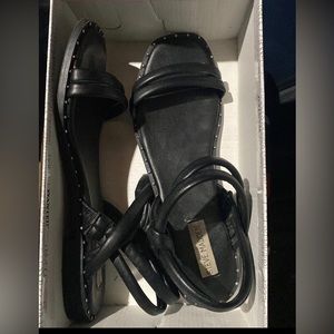 STEVE MADDEN Black size 9 Sandals like new